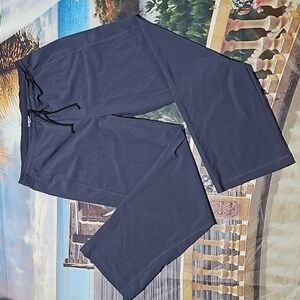 Nike DriFit Pants Size Medium NWT